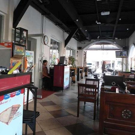 Vindhika Hotel Pengayoman Makassar Eksteriør bilde