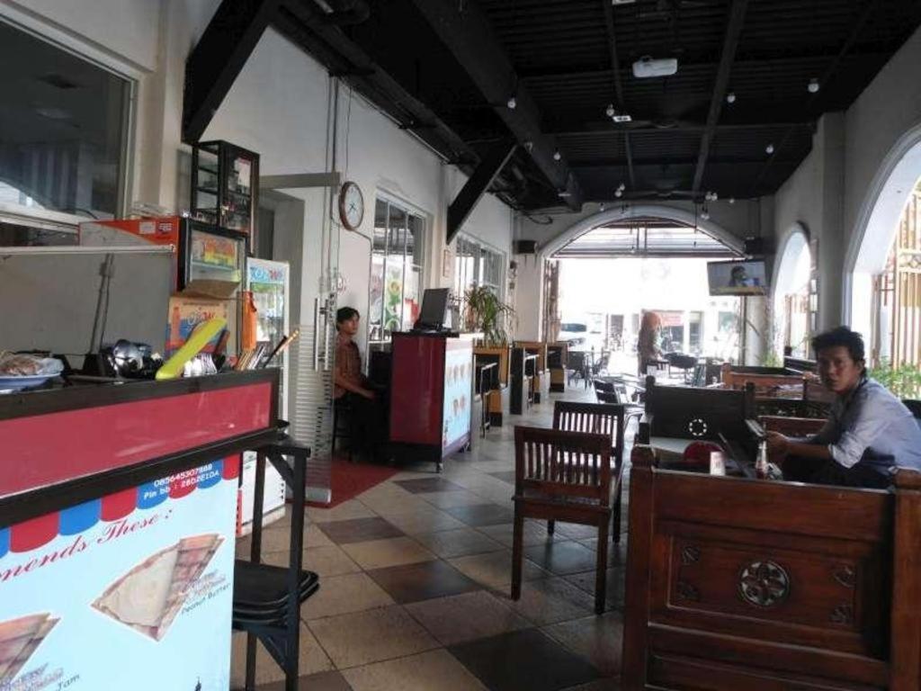 Vindhika Hotel Pengayoman Makassar Eksteriør bilde